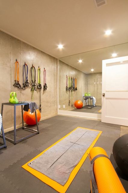 This is an example of a home gym in Nashville.