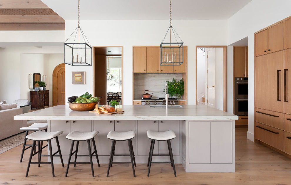 Inspiration for a transitional kitchen in Austin.