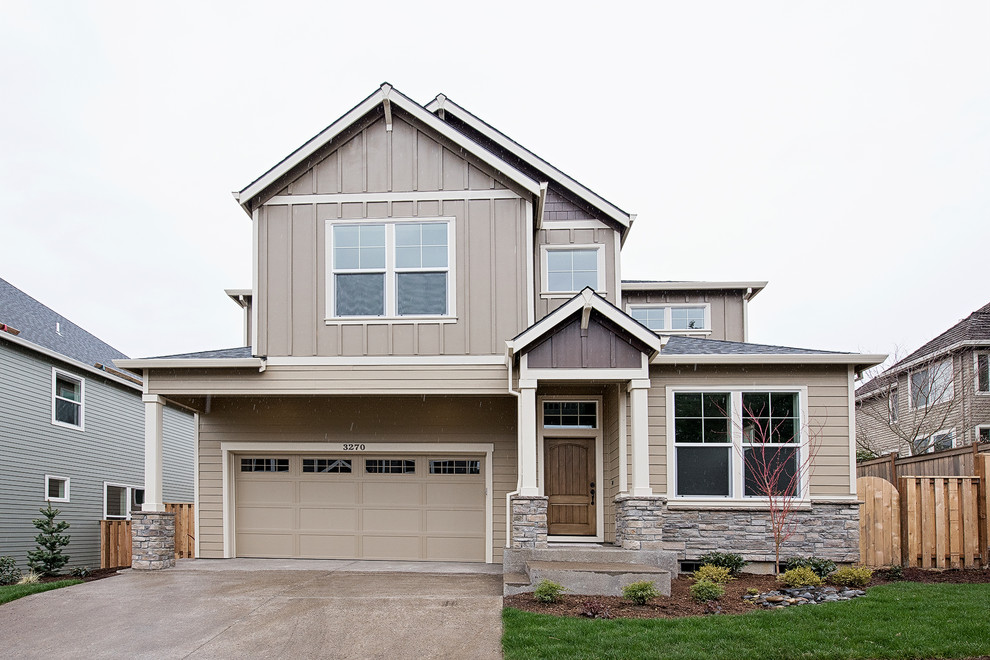 Transitional home design photo in Portland