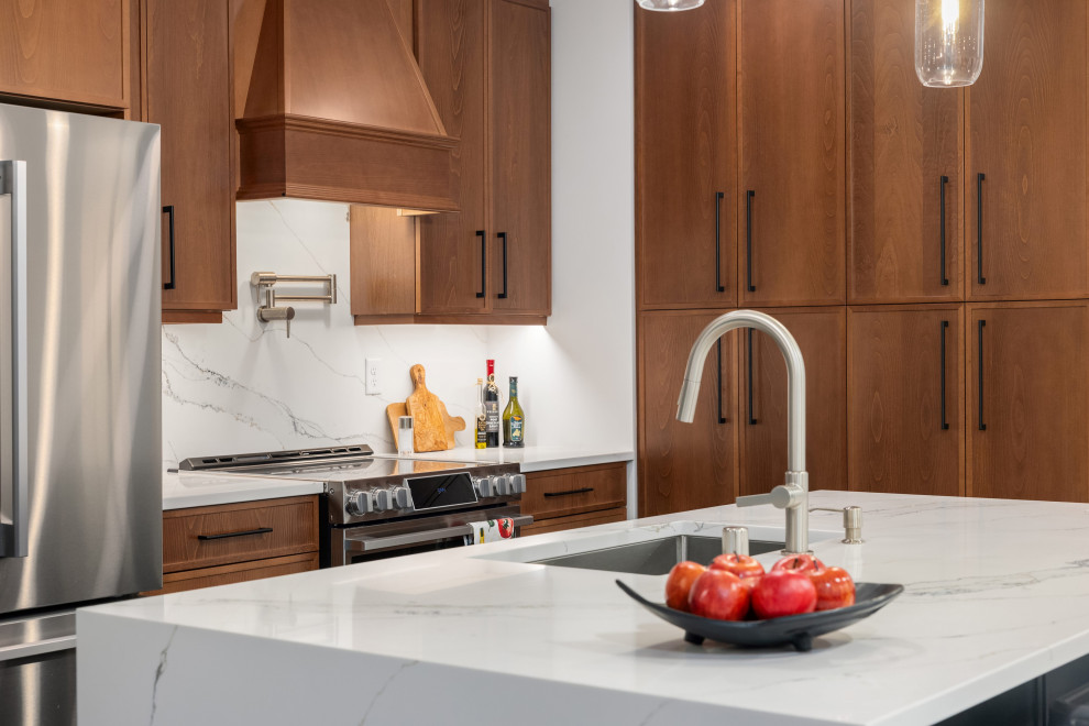Transitional kitchen photo in Seattle