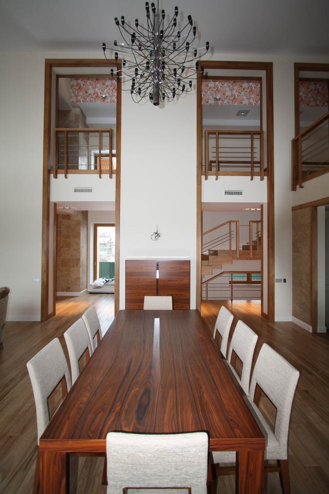 дом в Подмосковье( живые фотографии  интерьера)