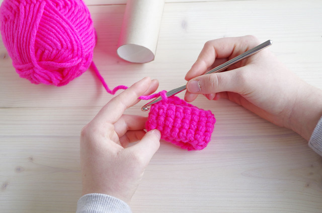 DIY : Confectionnez un jouet avec grelot pour votre chat au crochet