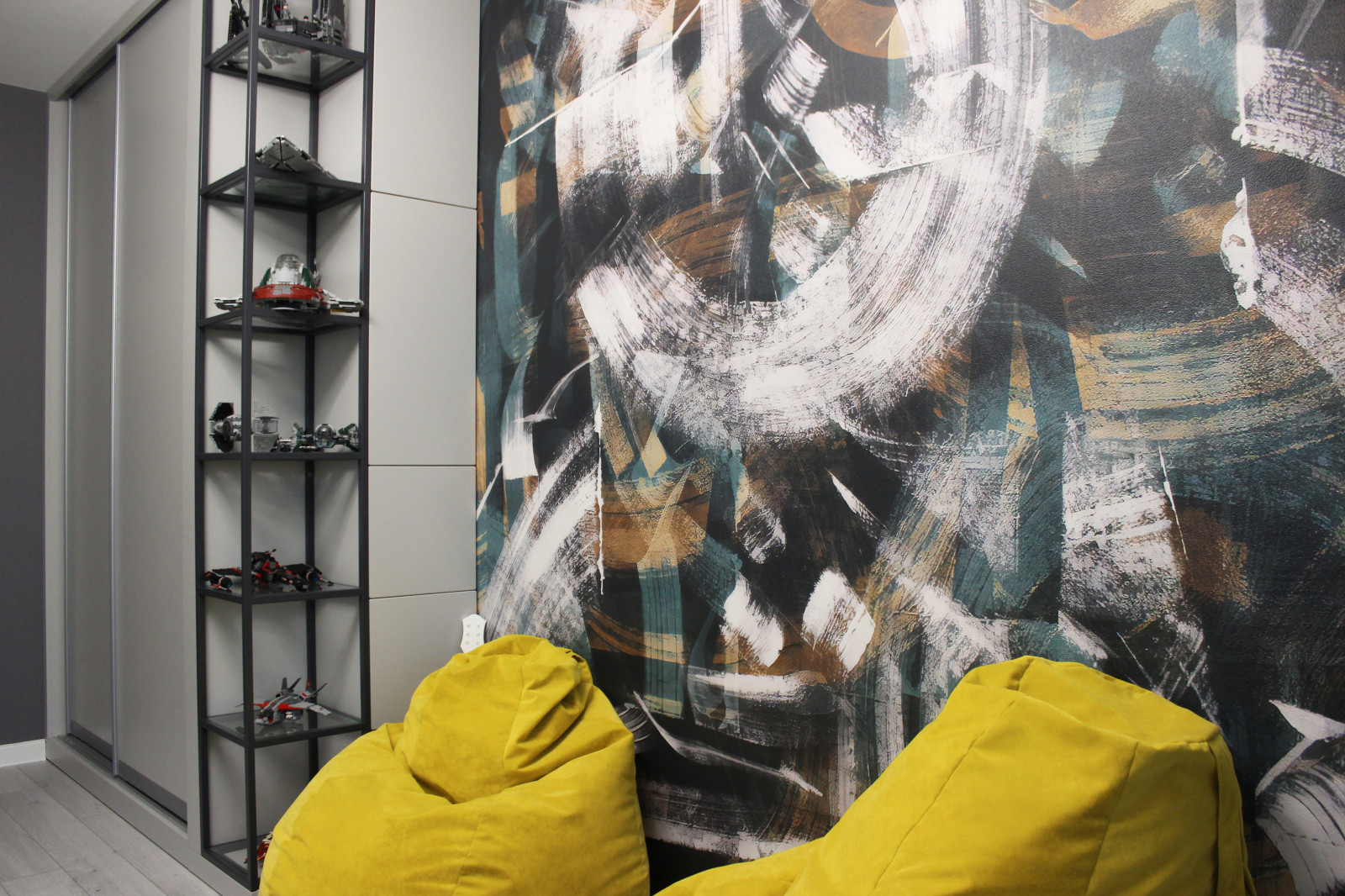 Детская "Граффити" реализованный