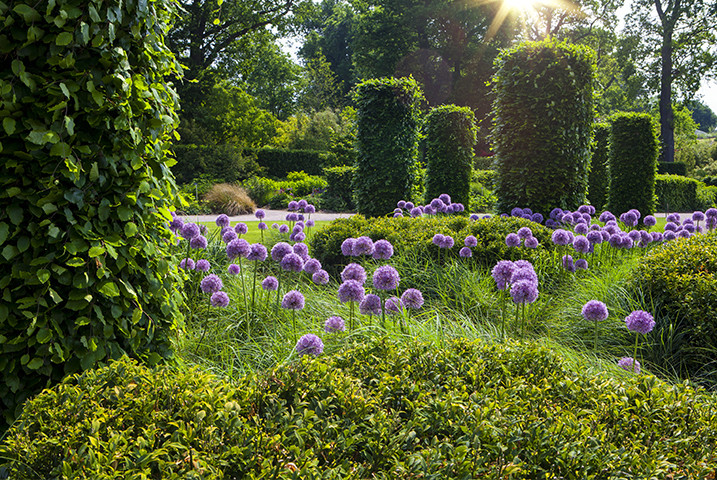 COUNTRY GARDEN DESIGN