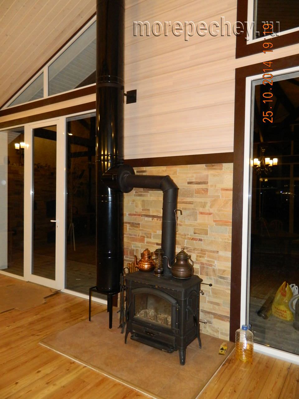 Чугунная печь-камин