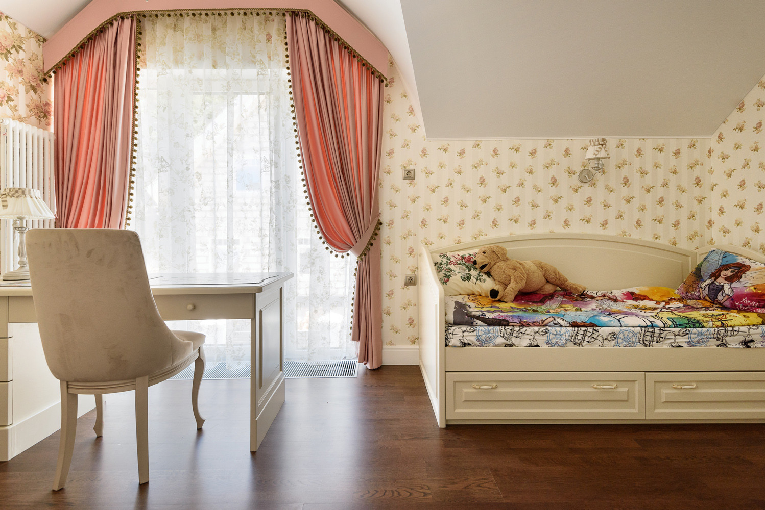 Дом под соснами