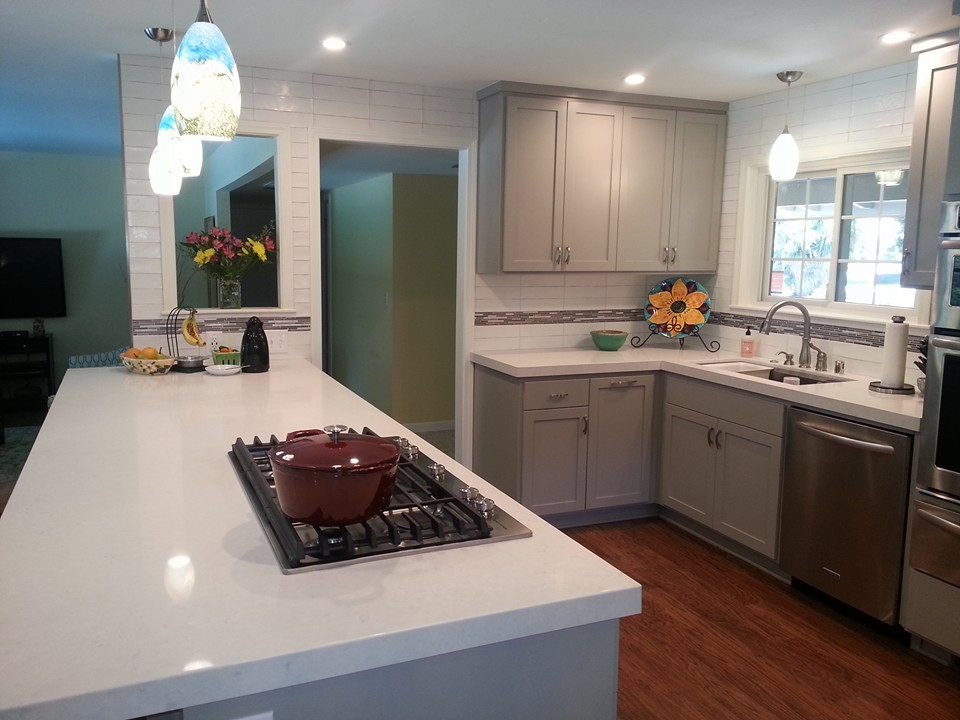 Kitchen - kitchen idea in Sacramento