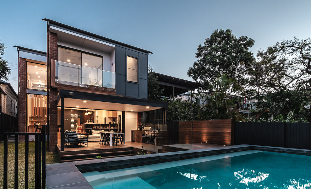 Design ideas for a contemporary pool in Brisbane.