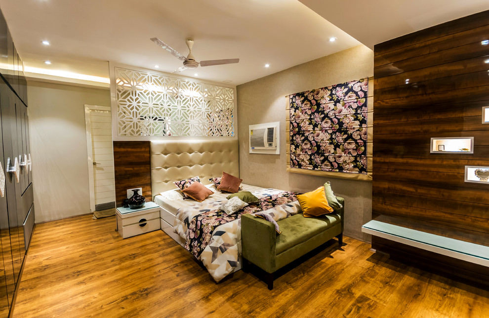 Design ideas for a contemporary bedroom in Kolkata.