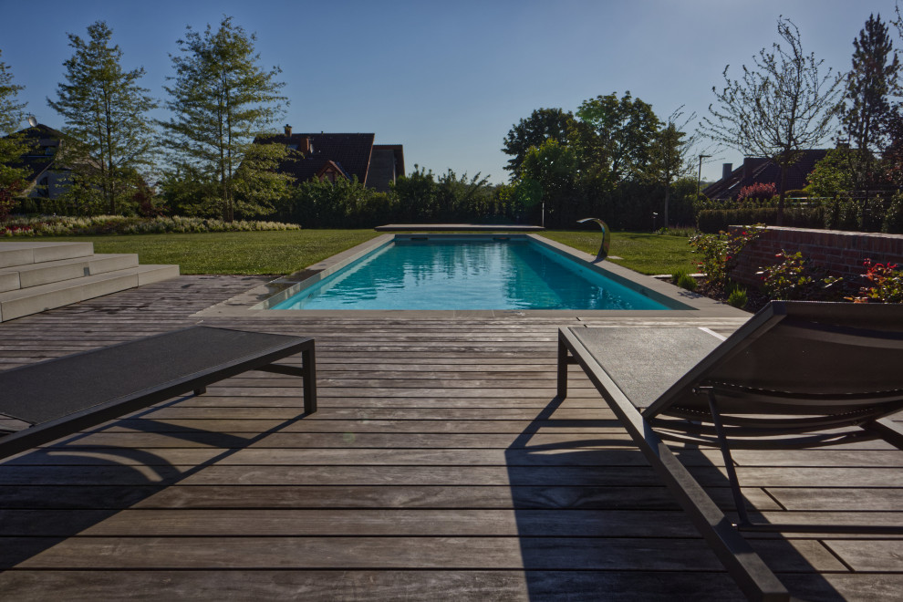 Moderner Pool in Düsseldorf