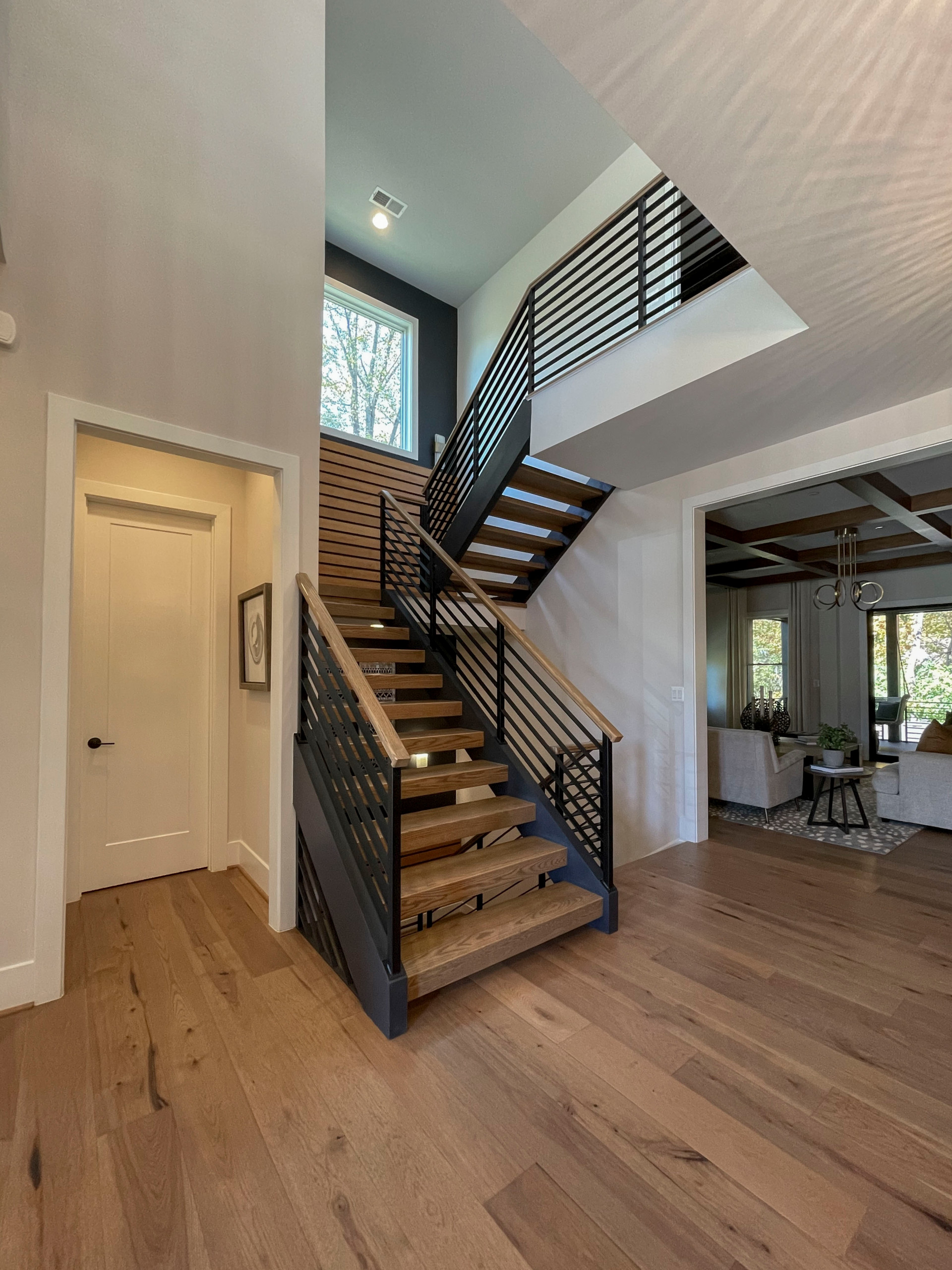 113_Floating Straight- Stringers with No Risers in Contemporary Home, Bethesda M