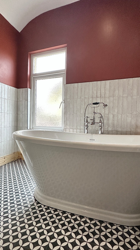 Traditional bathroom