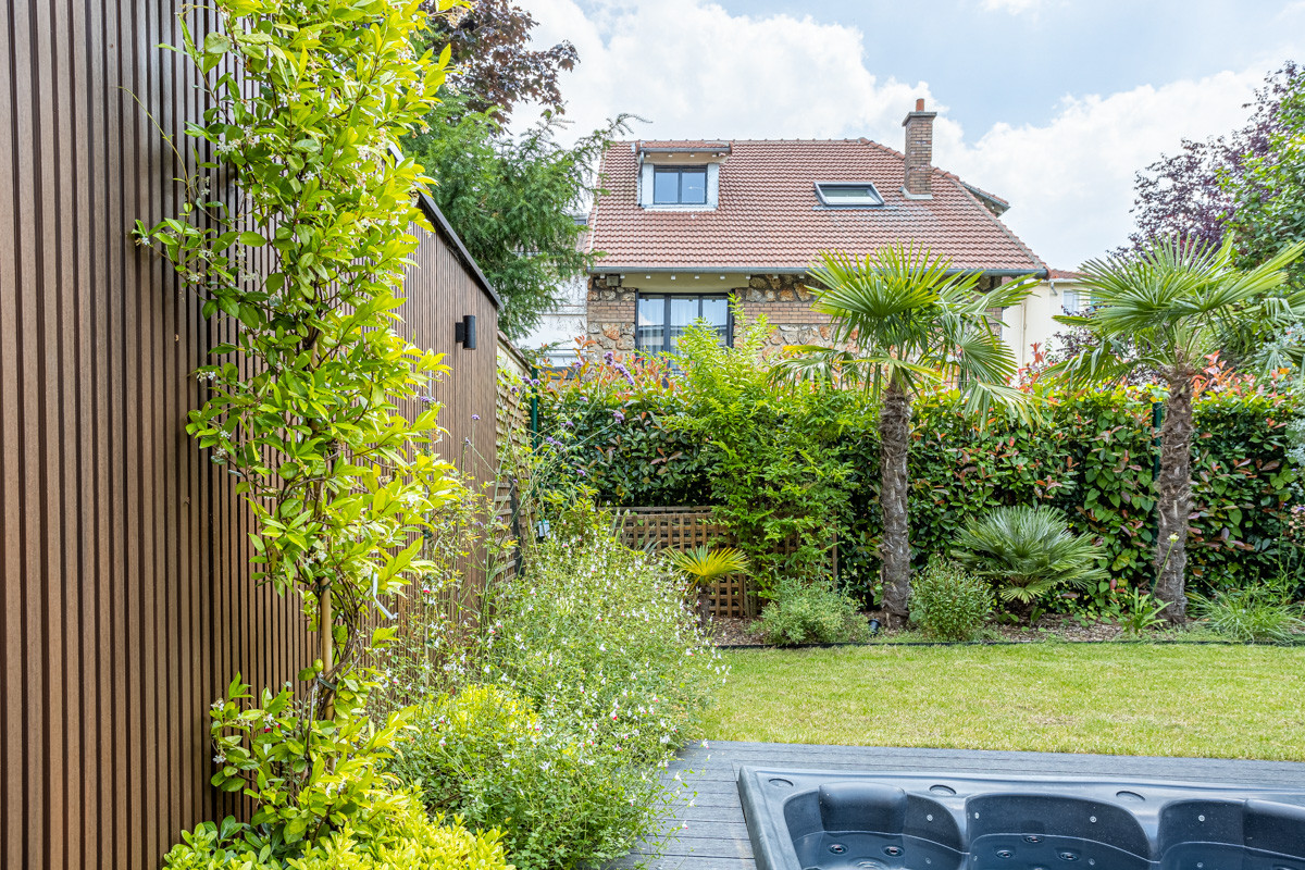 Aménagement d'un jardin avec jacuzzi