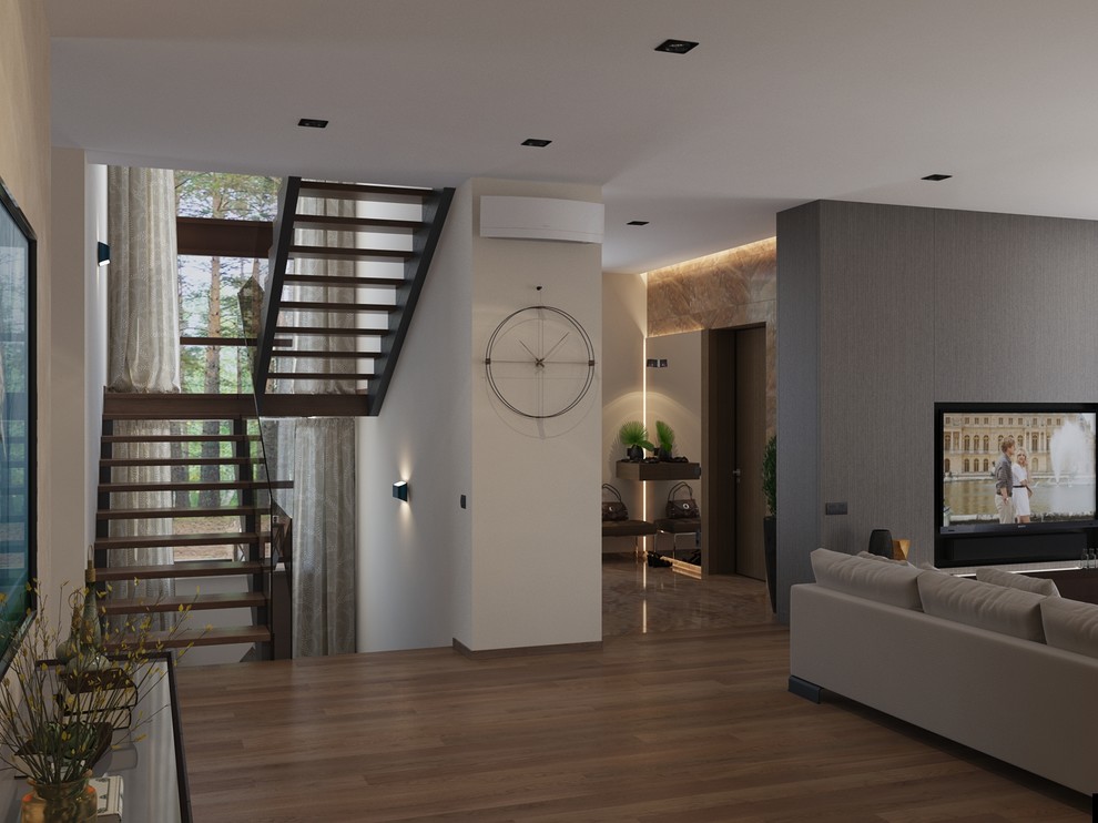 Современный дом в сосновом лесу