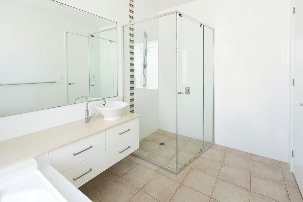 Beach House Main Bathroom Before