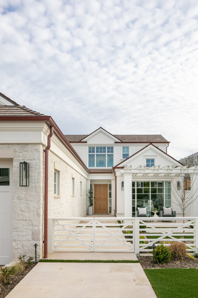 Home design - transitional home design idea in Orange County