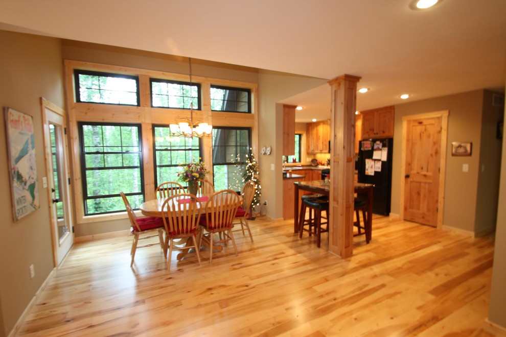 Home design - rustic home design idea in Minneapolis
