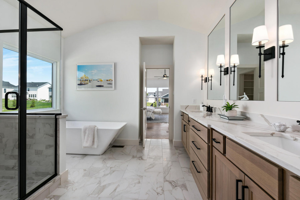 Bathroom - traditional bathroom idea in St Louis