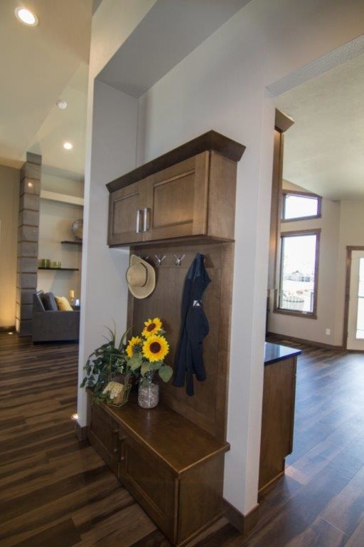Entryway - transitional entryway idea