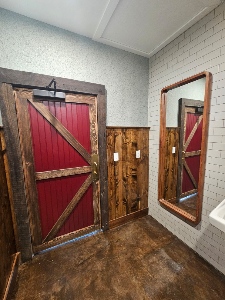 Commercial Tyber Creek Pub