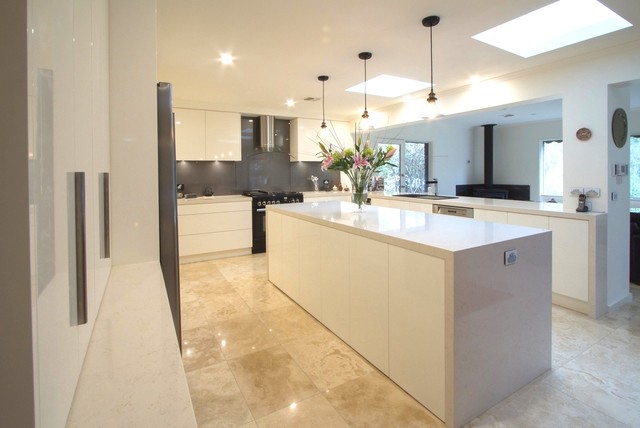 Large Kitchen Feature moderne-koekken
