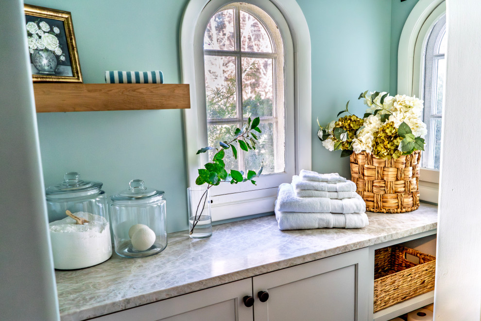 Modern Mediterranean Kitchen