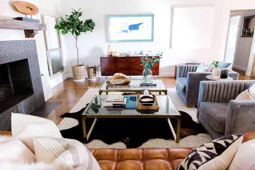 Inspiration for a transitional home design remodel in Dallas