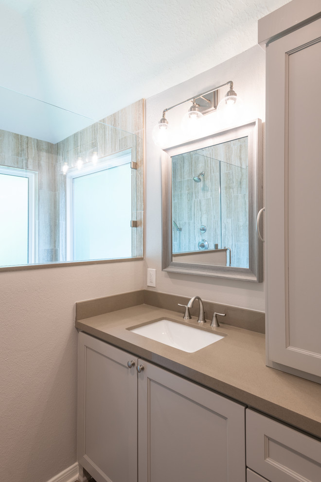 Example of a transitional bathroom design in Houston