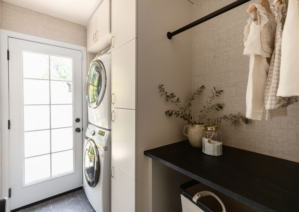 Transitional laundry room photo in Phoenix