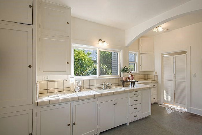Home design - transitional home design idea