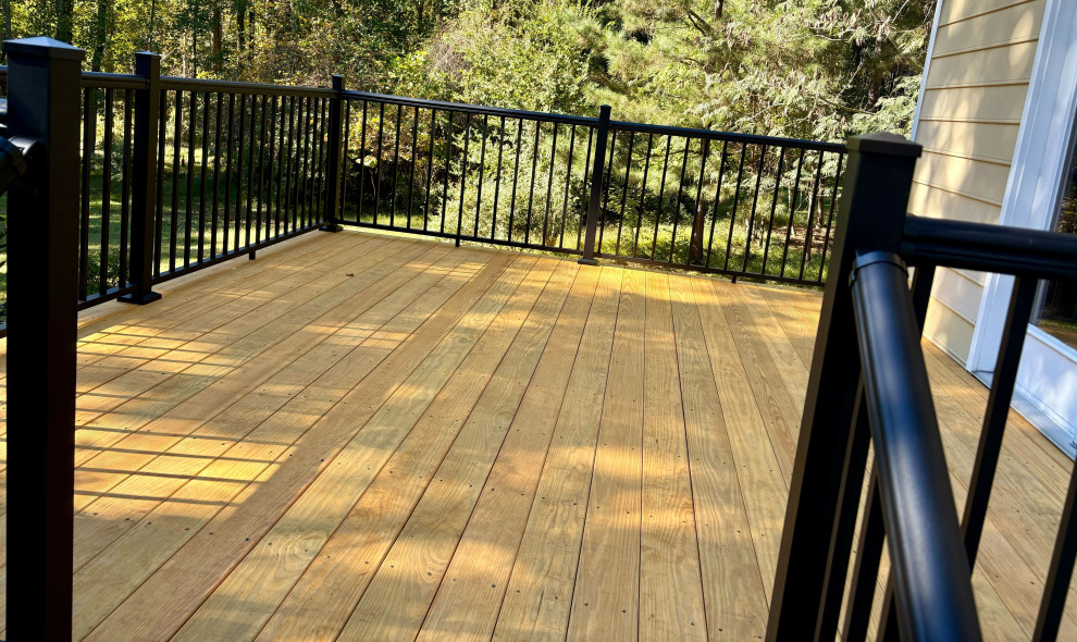 Wood Deck with Aluminum Rails