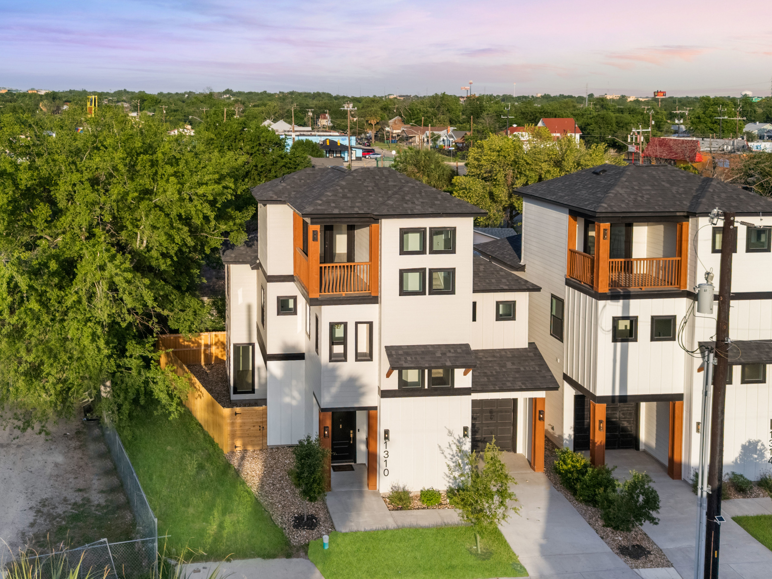 1310 S Mesquite