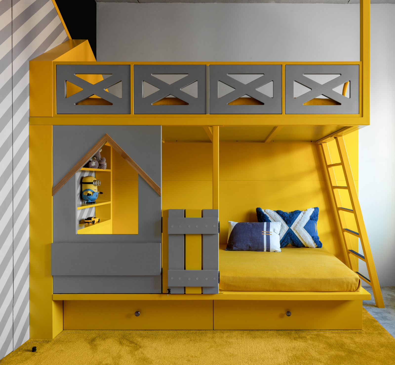 Dark loft apartment ROZMARIN A17