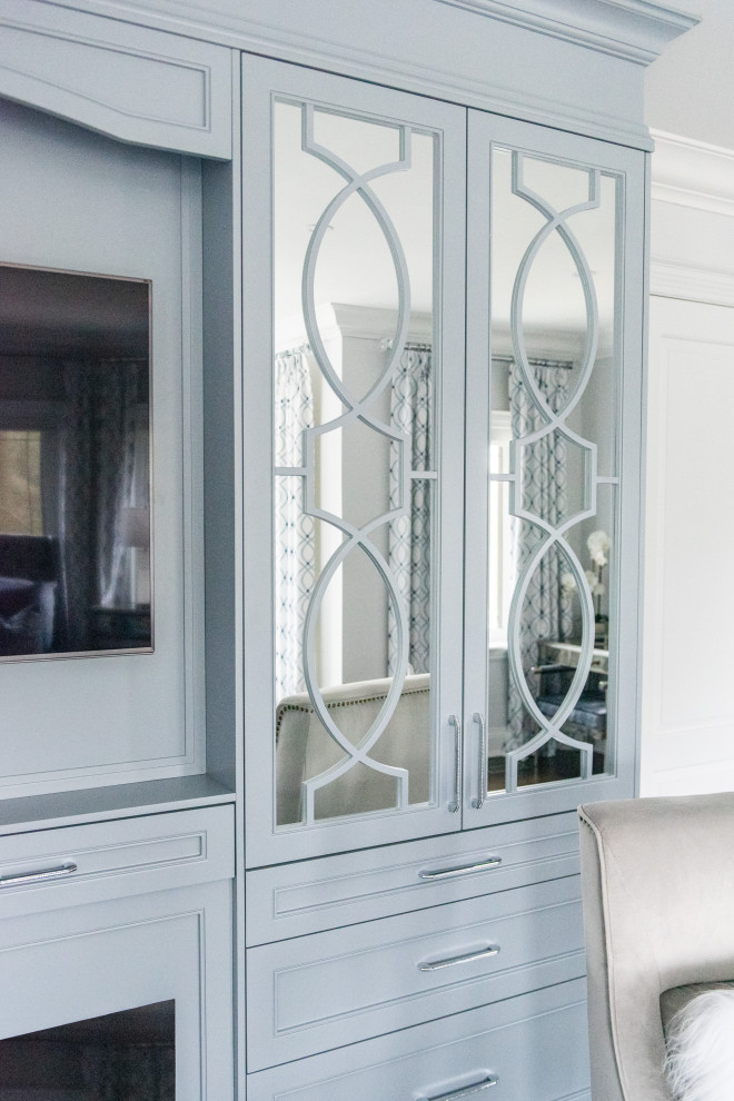Home design - transitional home design idea in Toronto