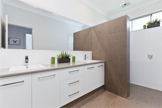 Gooseberry Hill contemporary-badrum