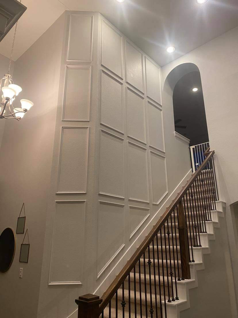 Accent Wall Designs On Curved Staircase