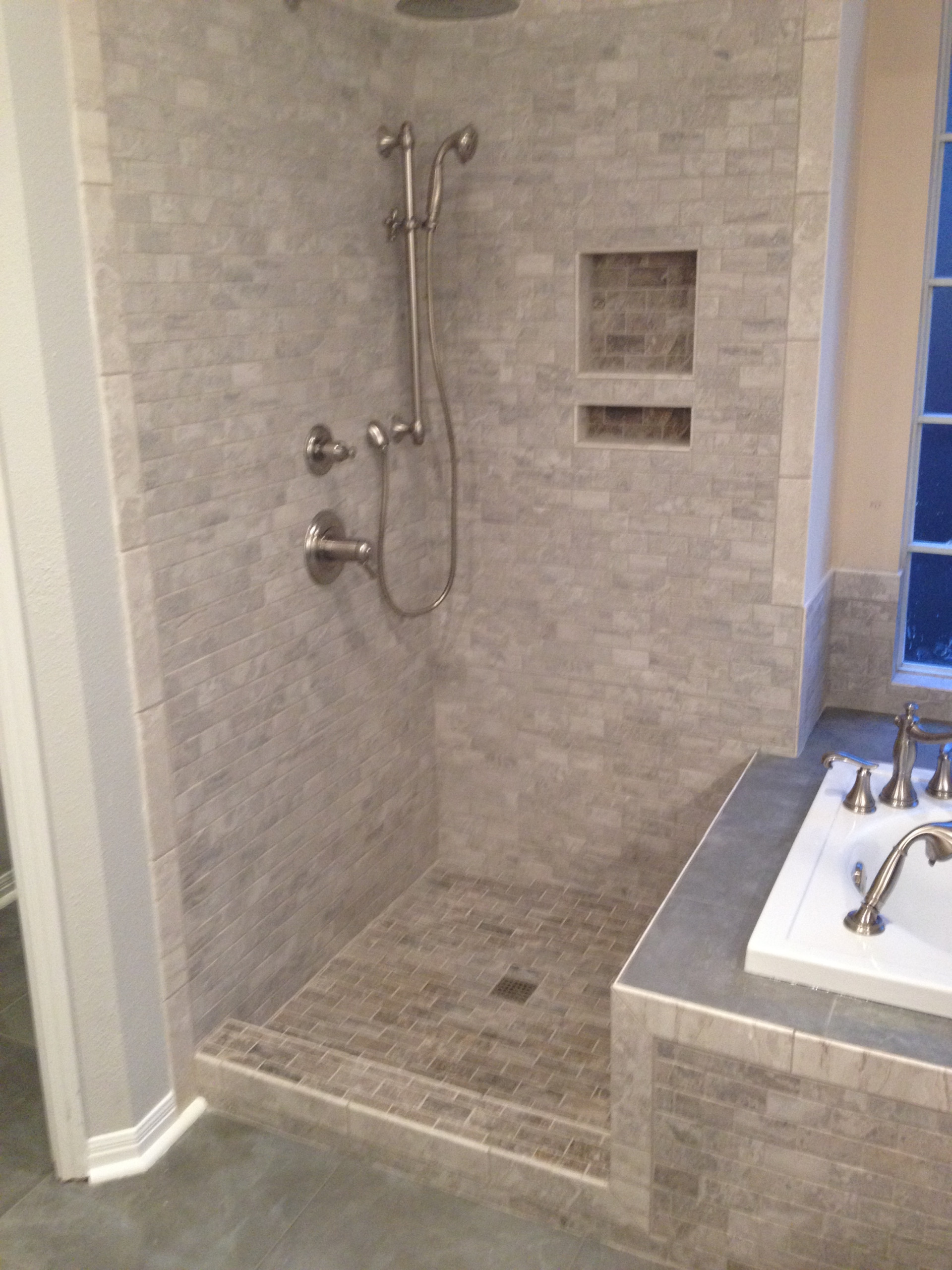 Tubs/ Showers