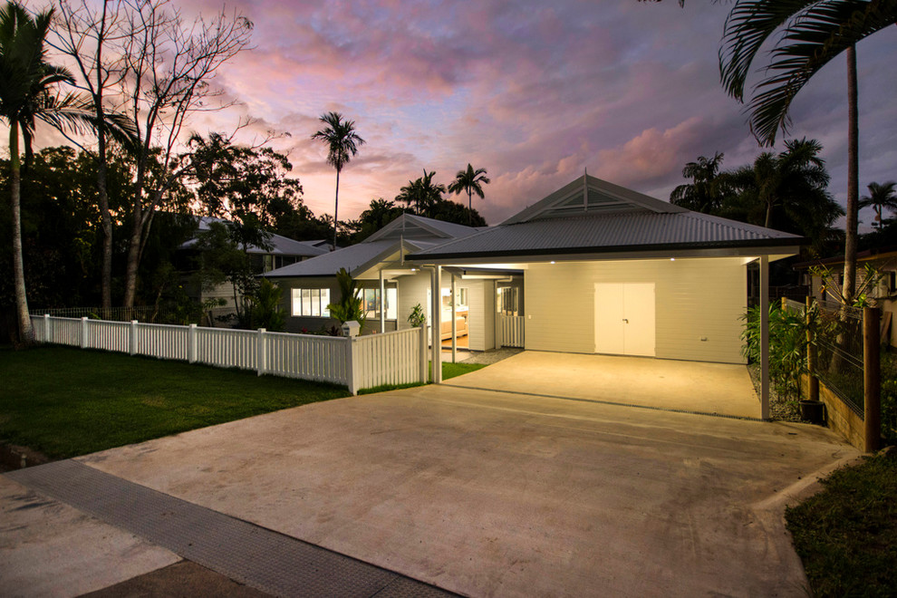 This is an example of a contemporary garage in Cairns.