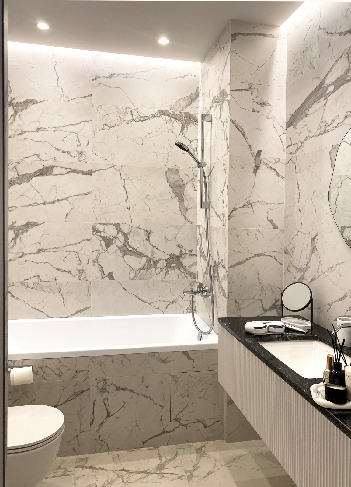 Графичный "Черно-белый" интерьер для студентки архитектурного ВУЗа