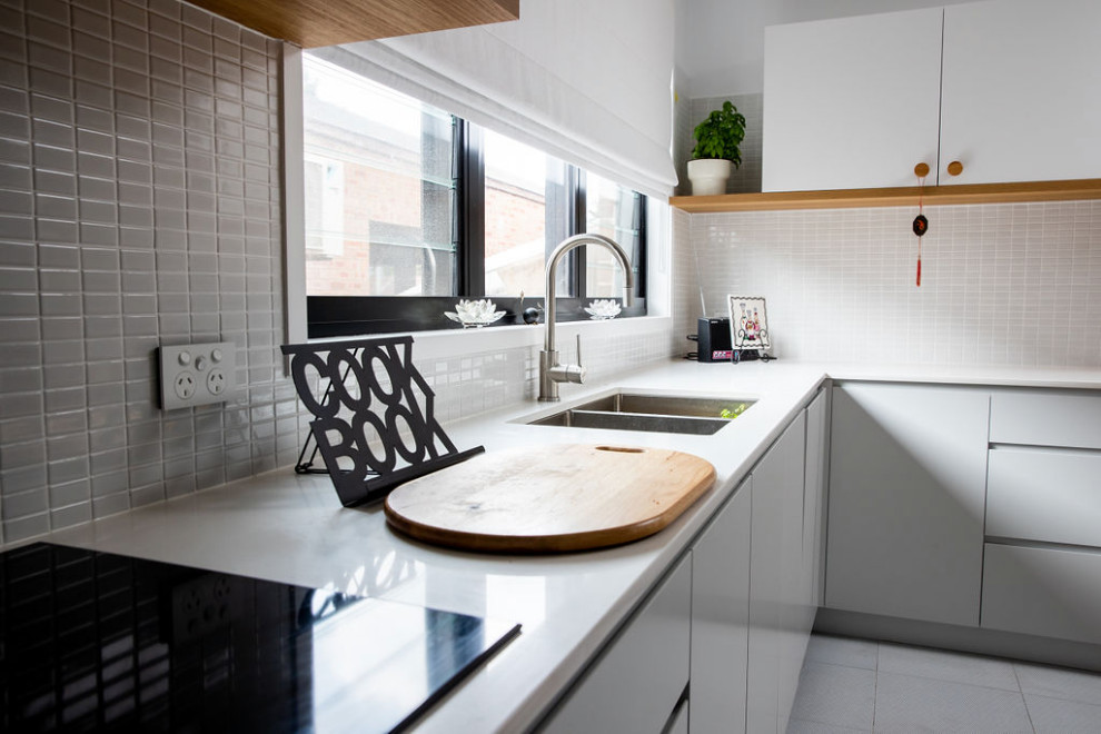Contemporary kitchen in Sydney.