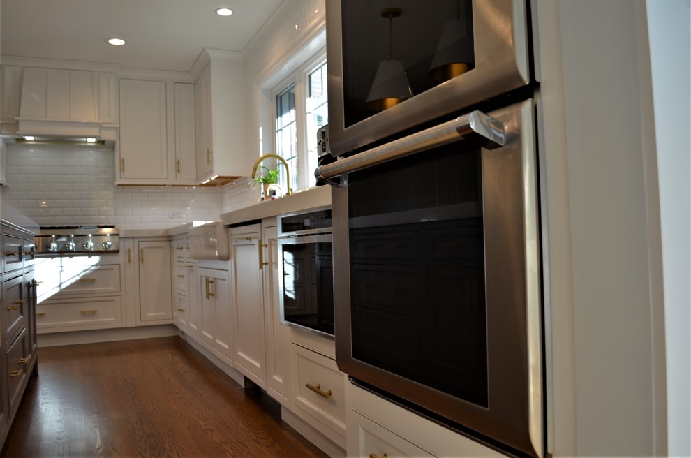 Home design - transitional home design idea in Chicago