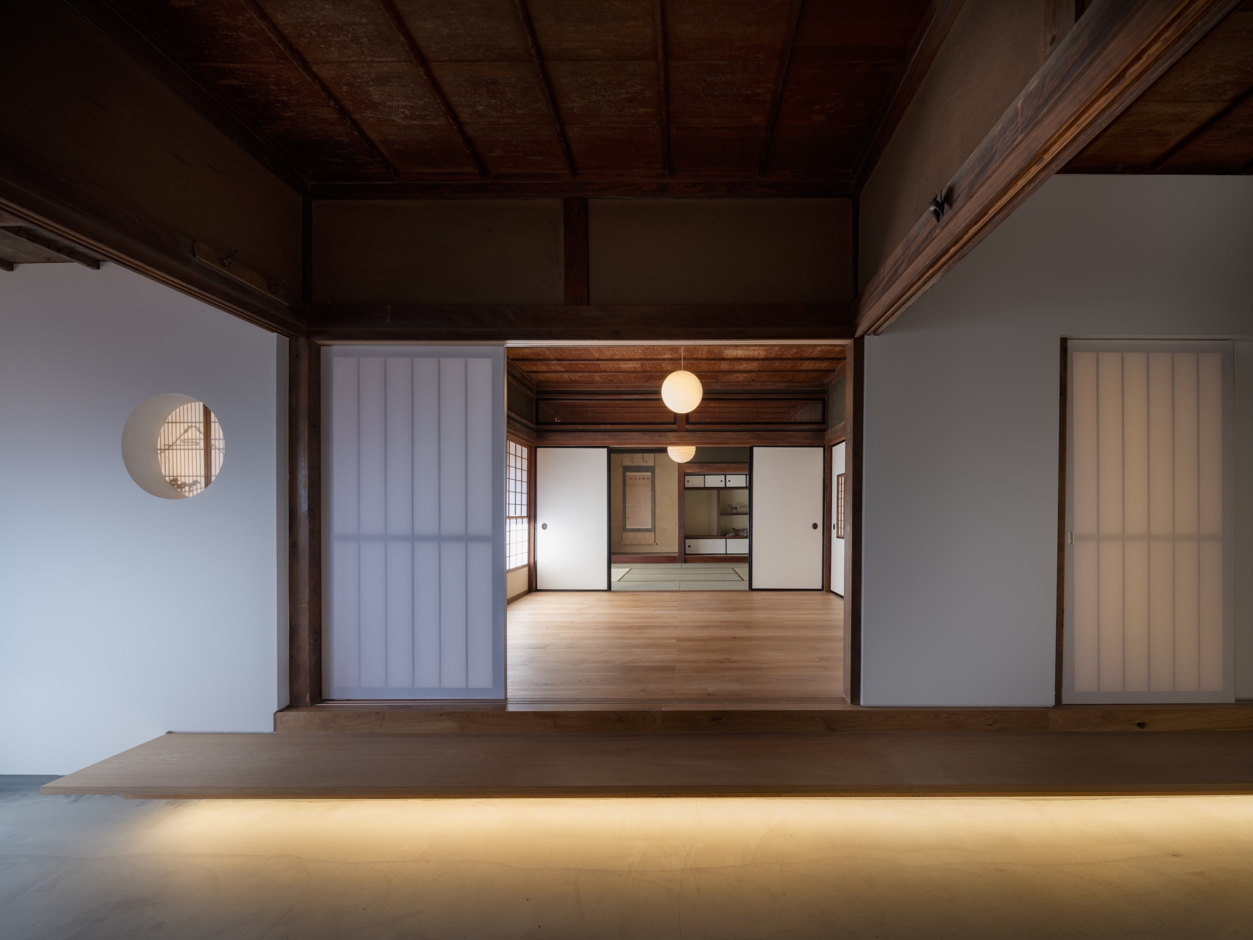 和モダンなおしゃれな玄関ホールの画像 75選 - 2026 年 9月 | Houzz