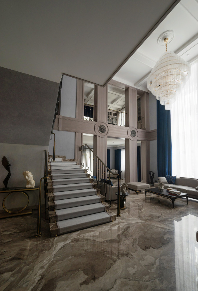 Лестничное ограждение в загородном доме в стиле ар-деко