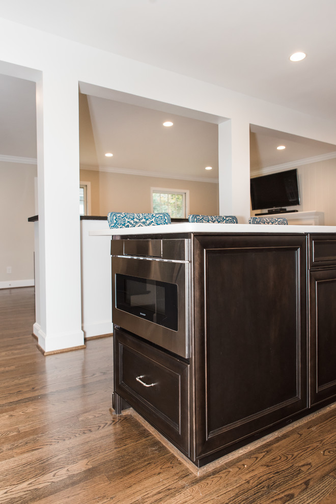 Transitional kitchen photo in DC Metro