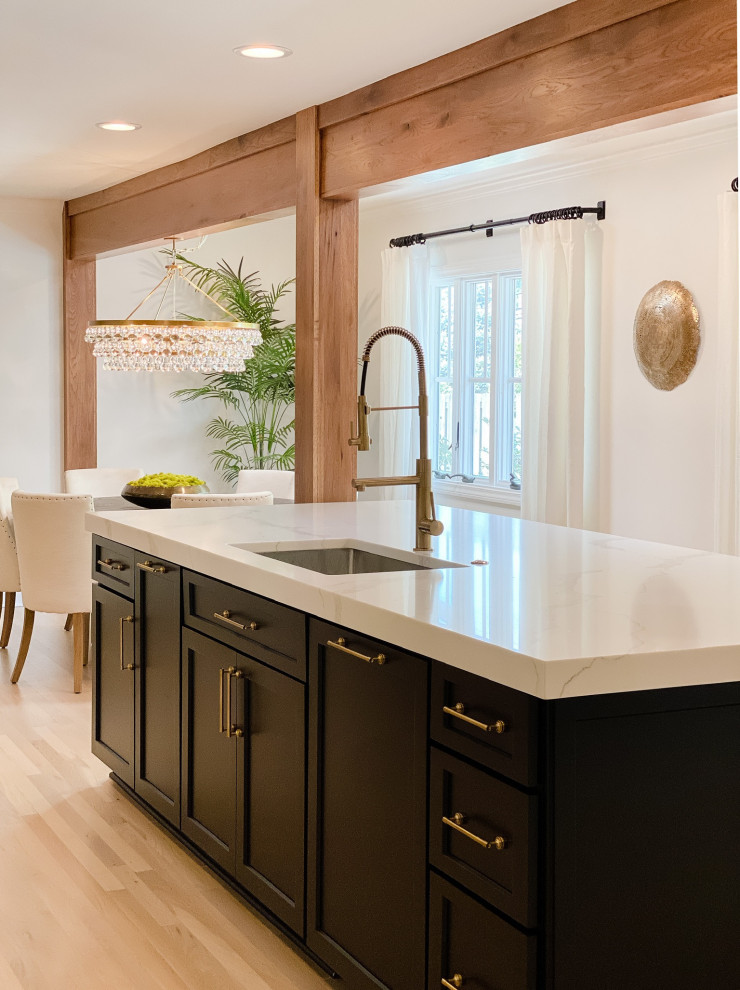 Inspiration for a transitional kitchen remodel in Columbus
