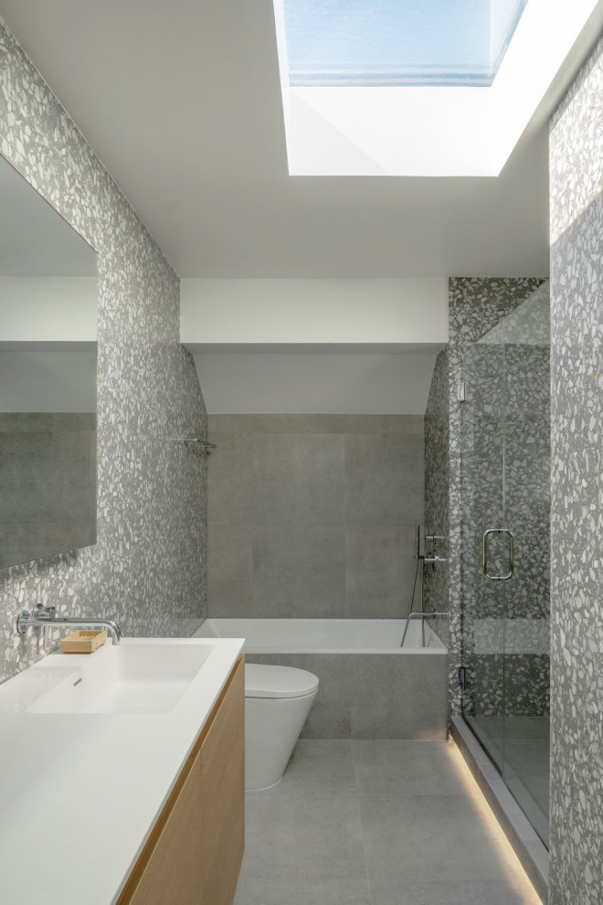 Outlook House Los Angeles, CA Modern Bathroom Los Angeles by