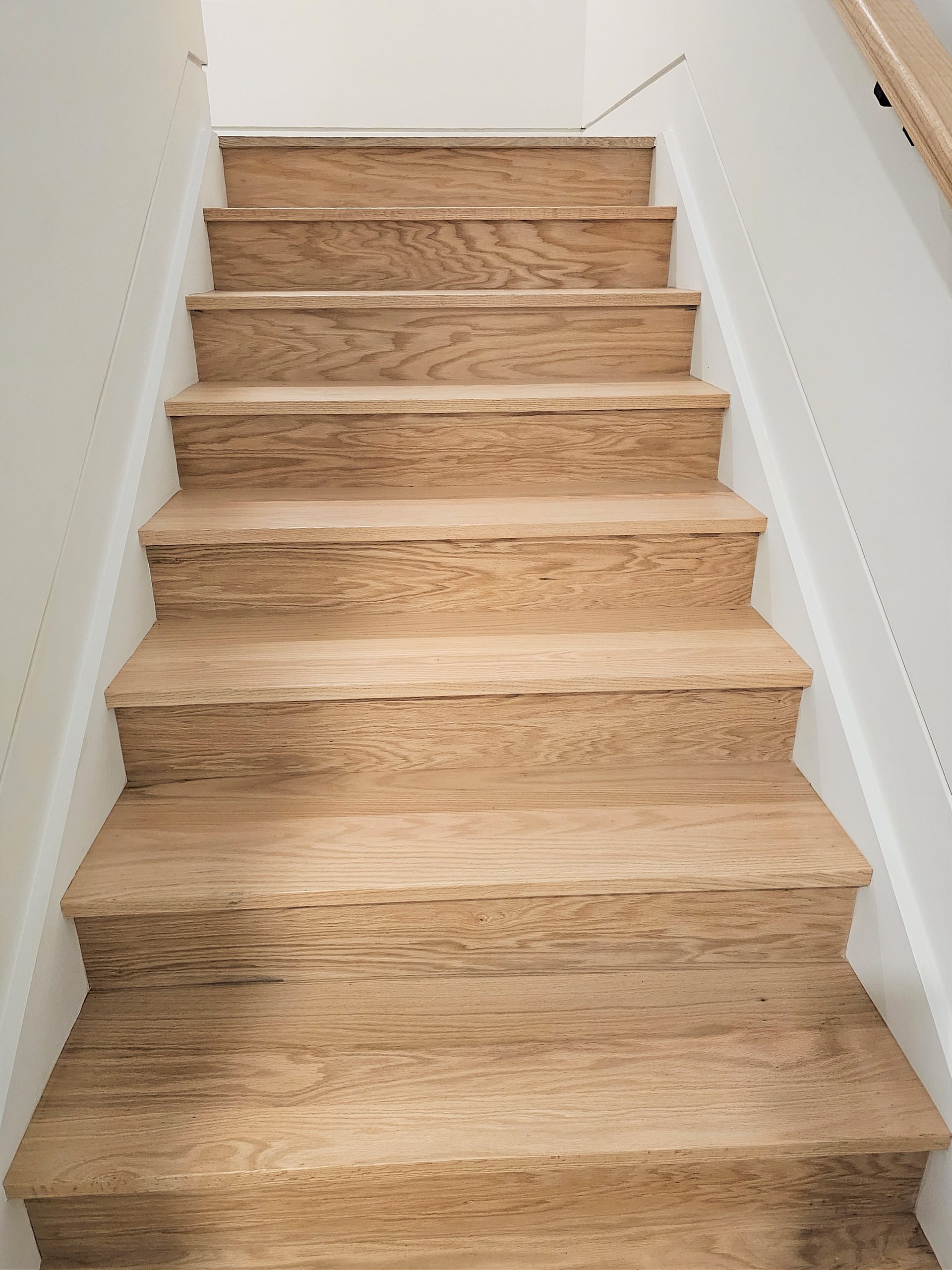 108_Red Oak Stairs in Light Filled Space, Fairfax, VA 22031
