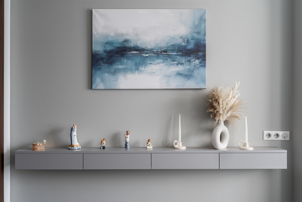 Городская квартира с продуманным дизайном и камином в ТВ тумбе