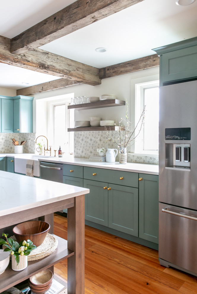 Elegant kitchen photo in Chicago