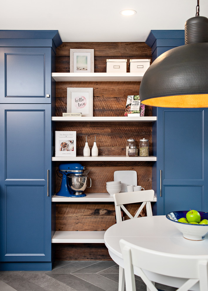 Transitional kitchen photo in Toronto